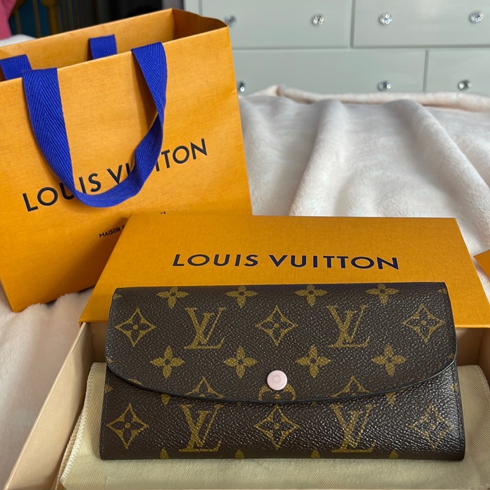 Louis Vuitton Emilie wallet (updated)